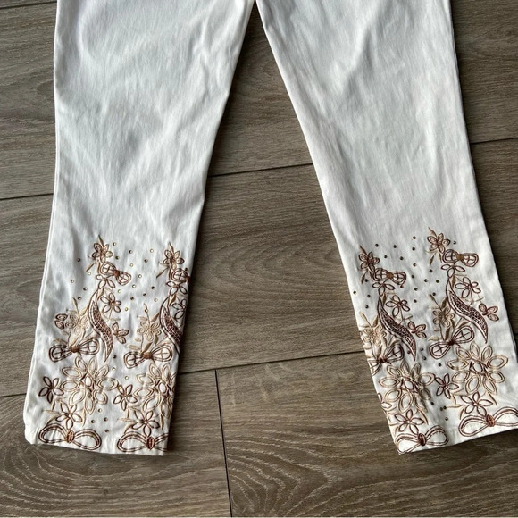 Joseph Ribkoff Embroidered Leg Jean - Picture 15 of 15